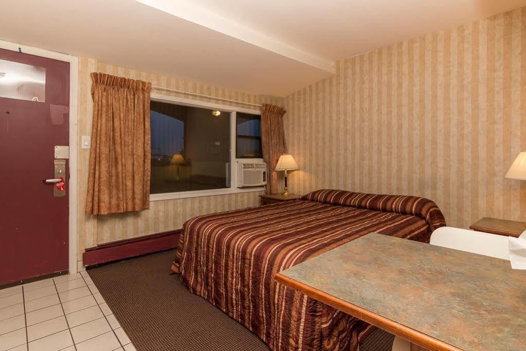Canadas Best Value Inn Chinook Station Κάλγκαρι Εξωτερικό φωτογραφία