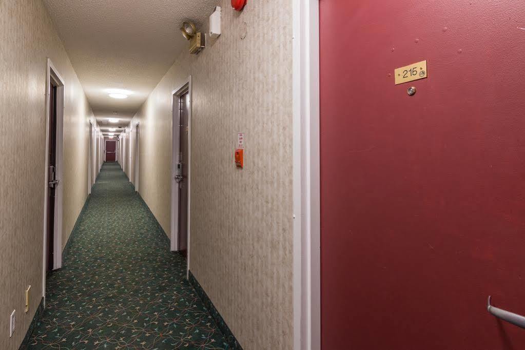 Canadas Best Value Inn Chinook Station Κάλγκαρι Εξωτερικό φωτογραφία