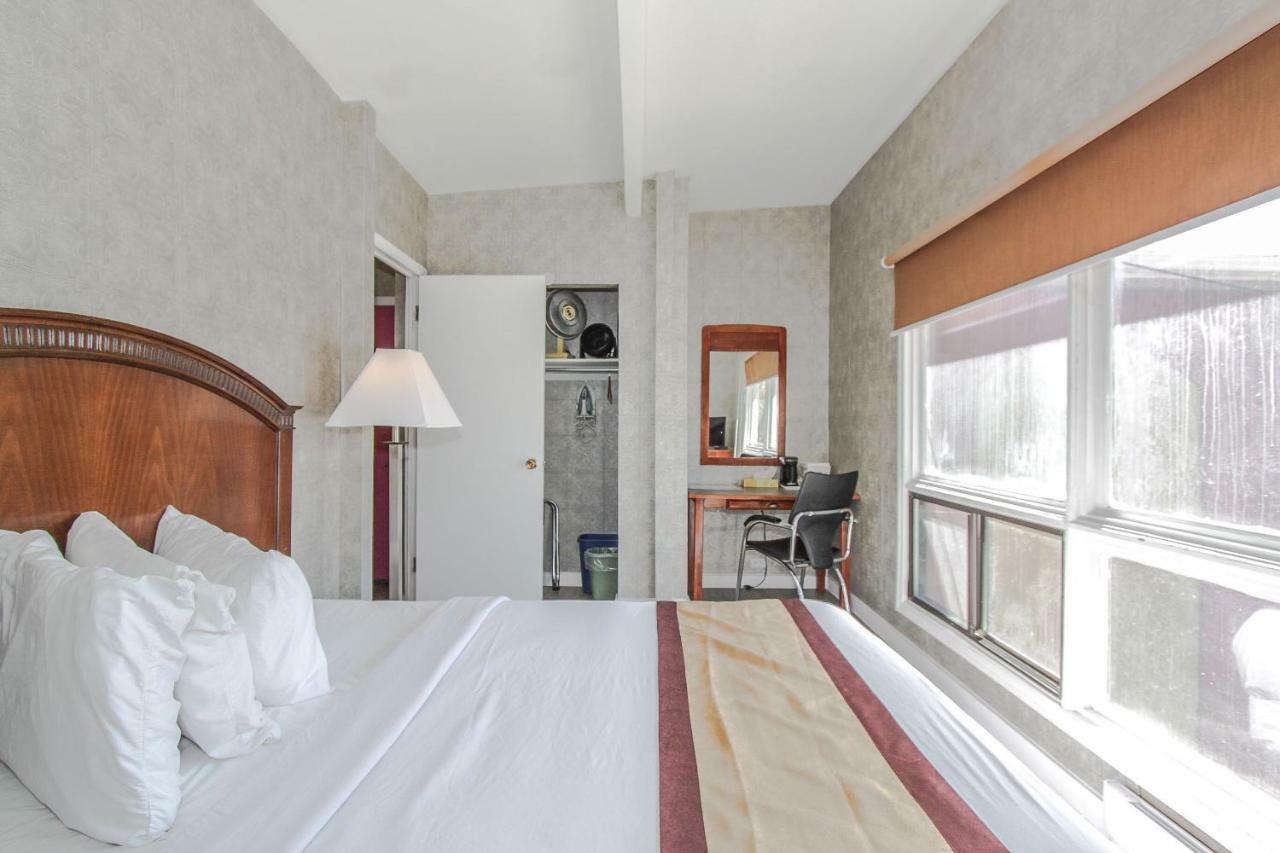Canadas Best Value Inn Chinook Station Κάλγκαρι Εξωτερικό φωτογραφία