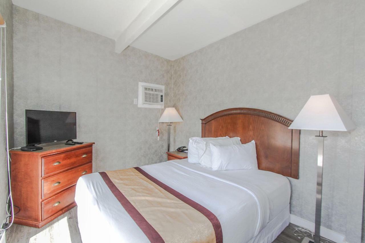 Canadas Best Value Inn Chinook Station Κάλγκαρι Εξωτερικό φωτογραφία